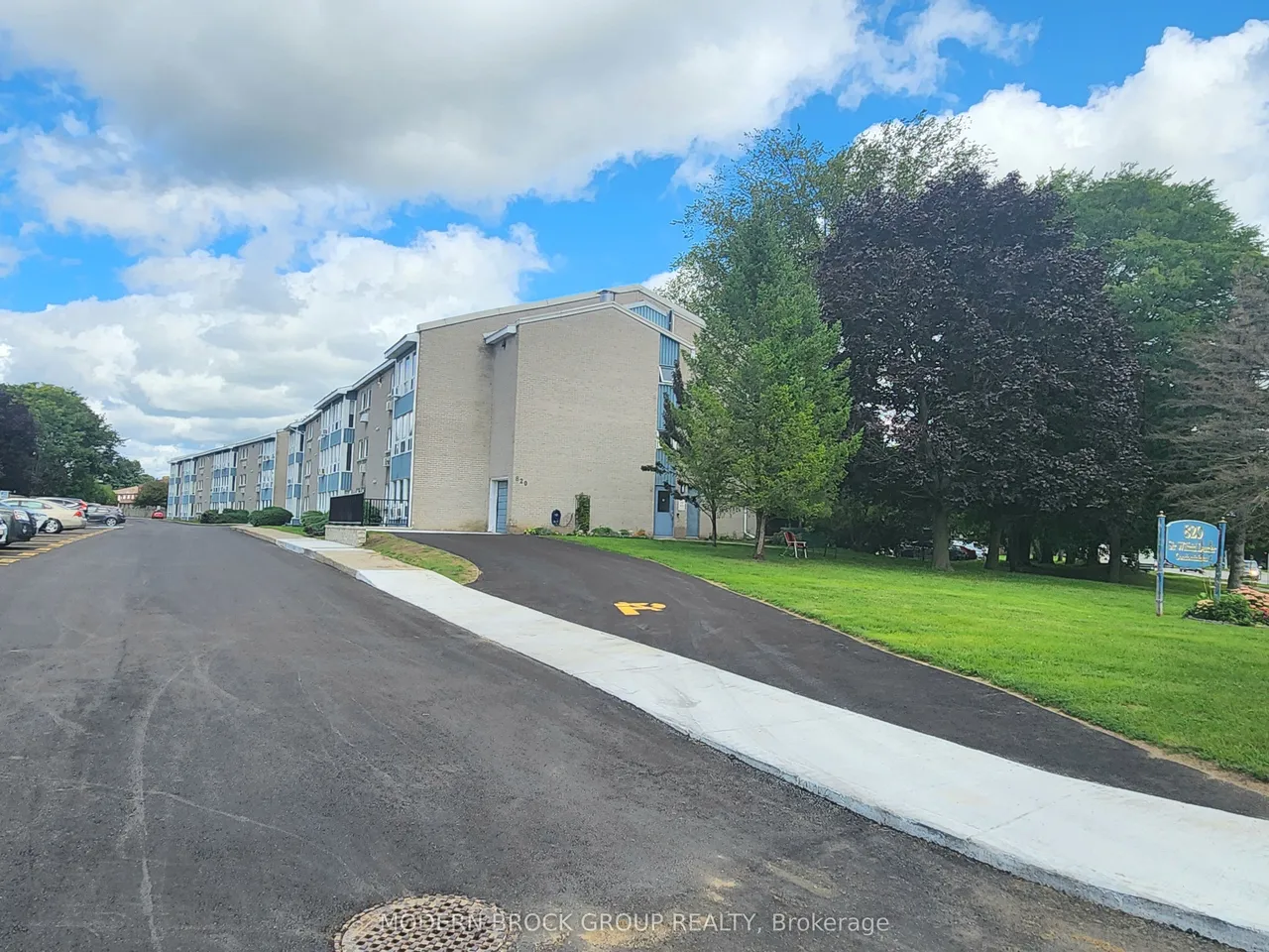 820 Laurier Boulevard, Unit 318 — photo 31
