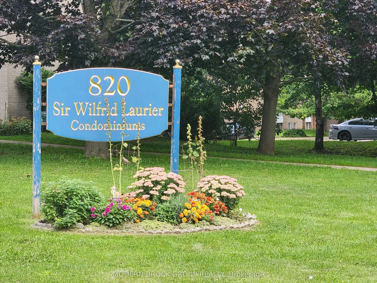 820 Laurier Boulevard, Unit 318