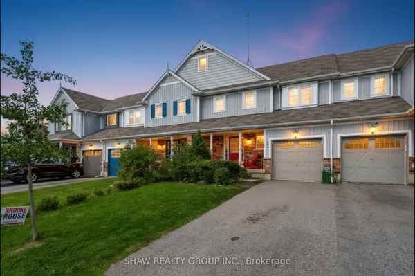 24 Fallingbrook Crescent — photo 2