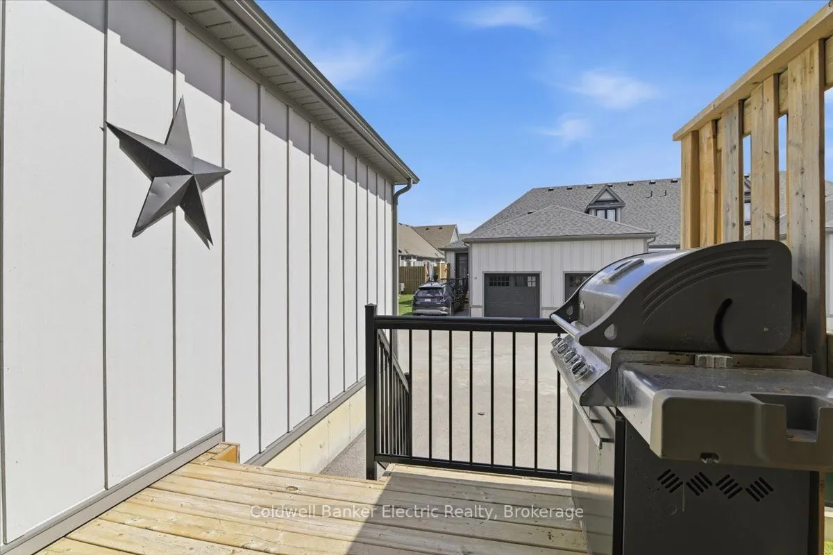 80 Marsh Avenue — photo 27