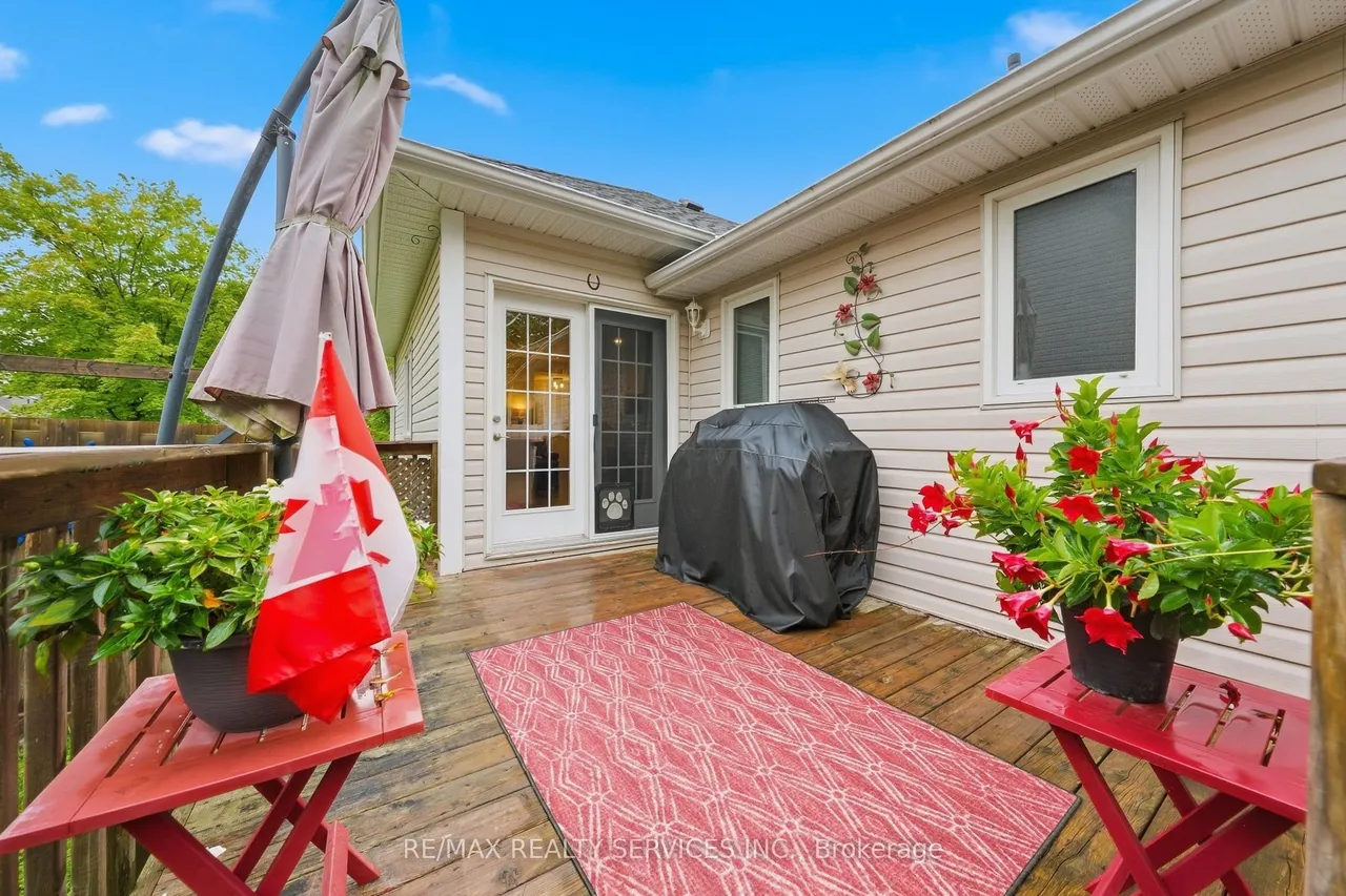 35 Sheffield Street — photo 47