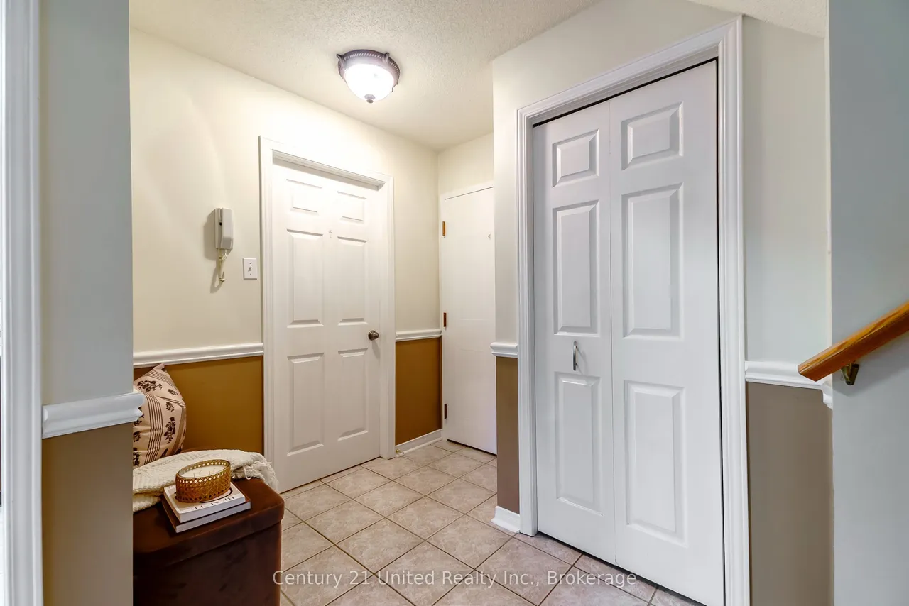 36 Champlain Crescent — photo 3