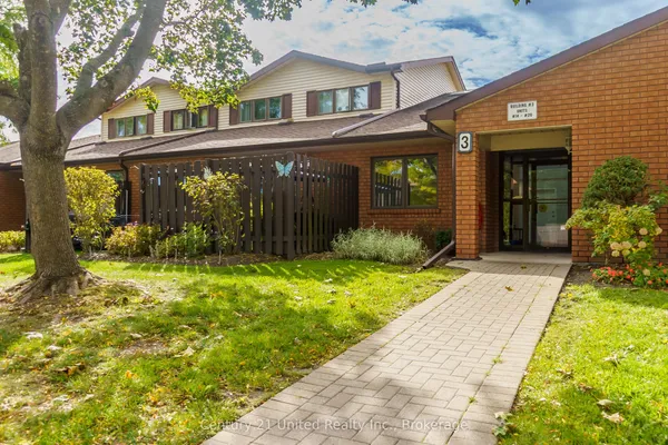 36 Champlain Crescent — photo 2