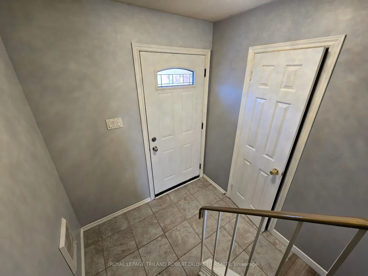 1330 Jalna Boulevard — photo 2