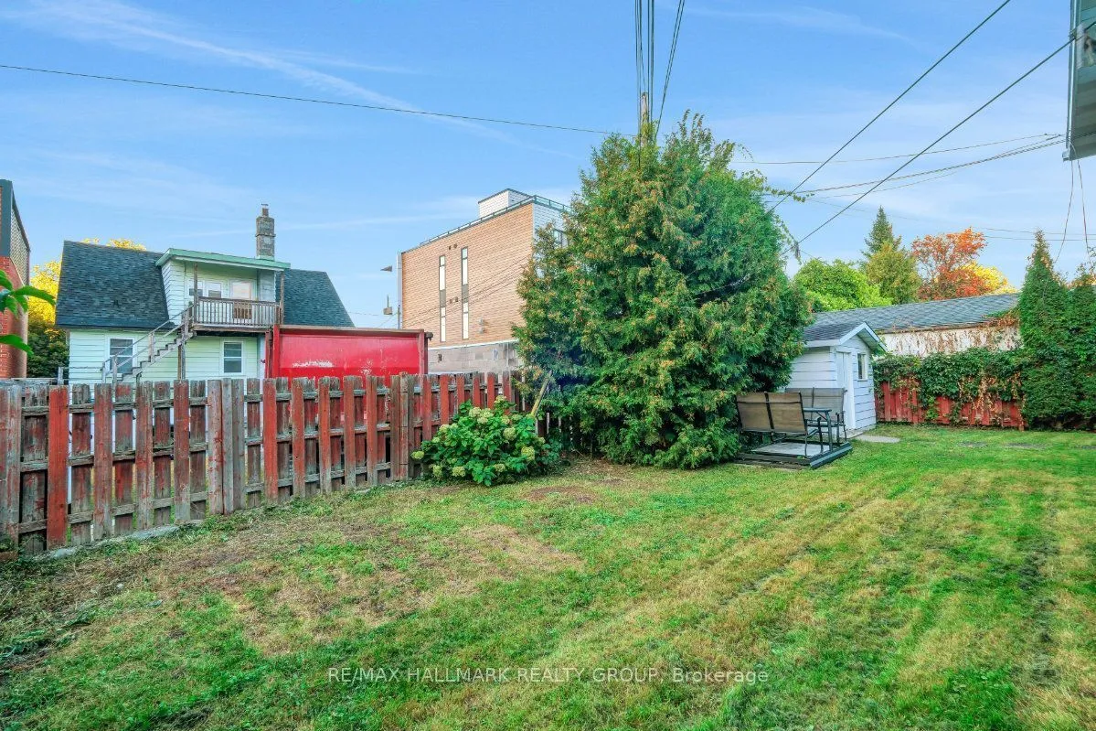 175 Carillon Street — photo 48