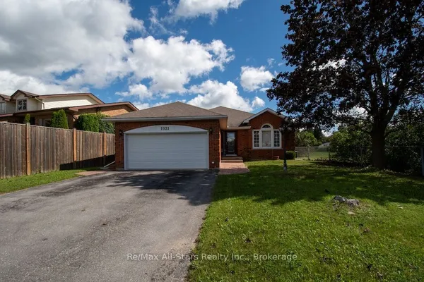 1921 Mapleridge Drive — photo 2