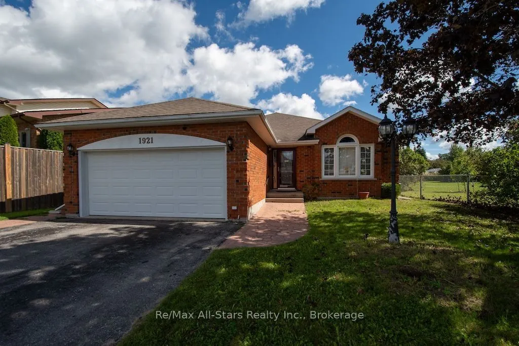 1921 Mapleridge Drive