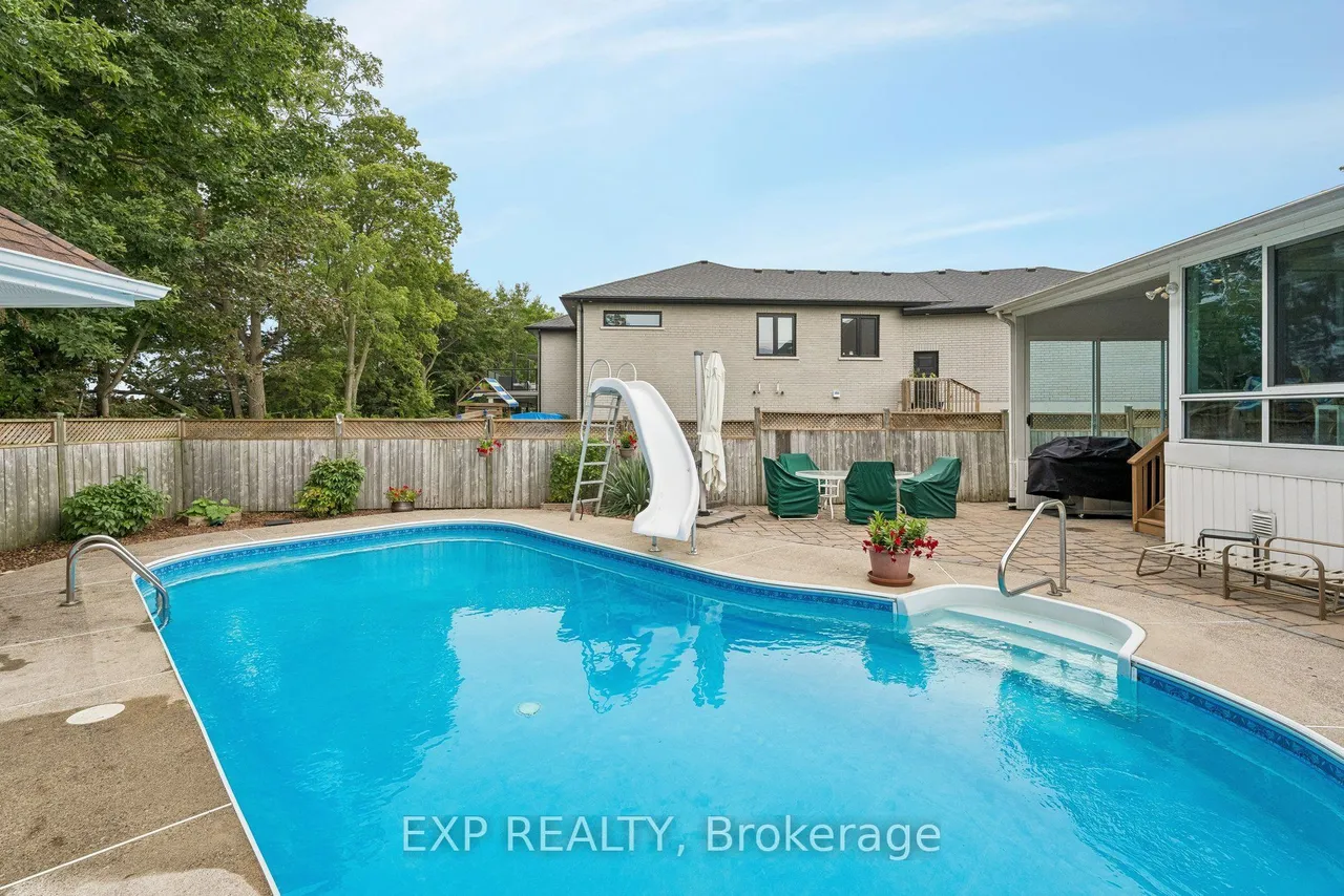 152 Dufferin Avenue — photo 50