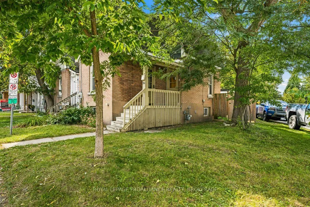 384 Barrie Street — photo 2