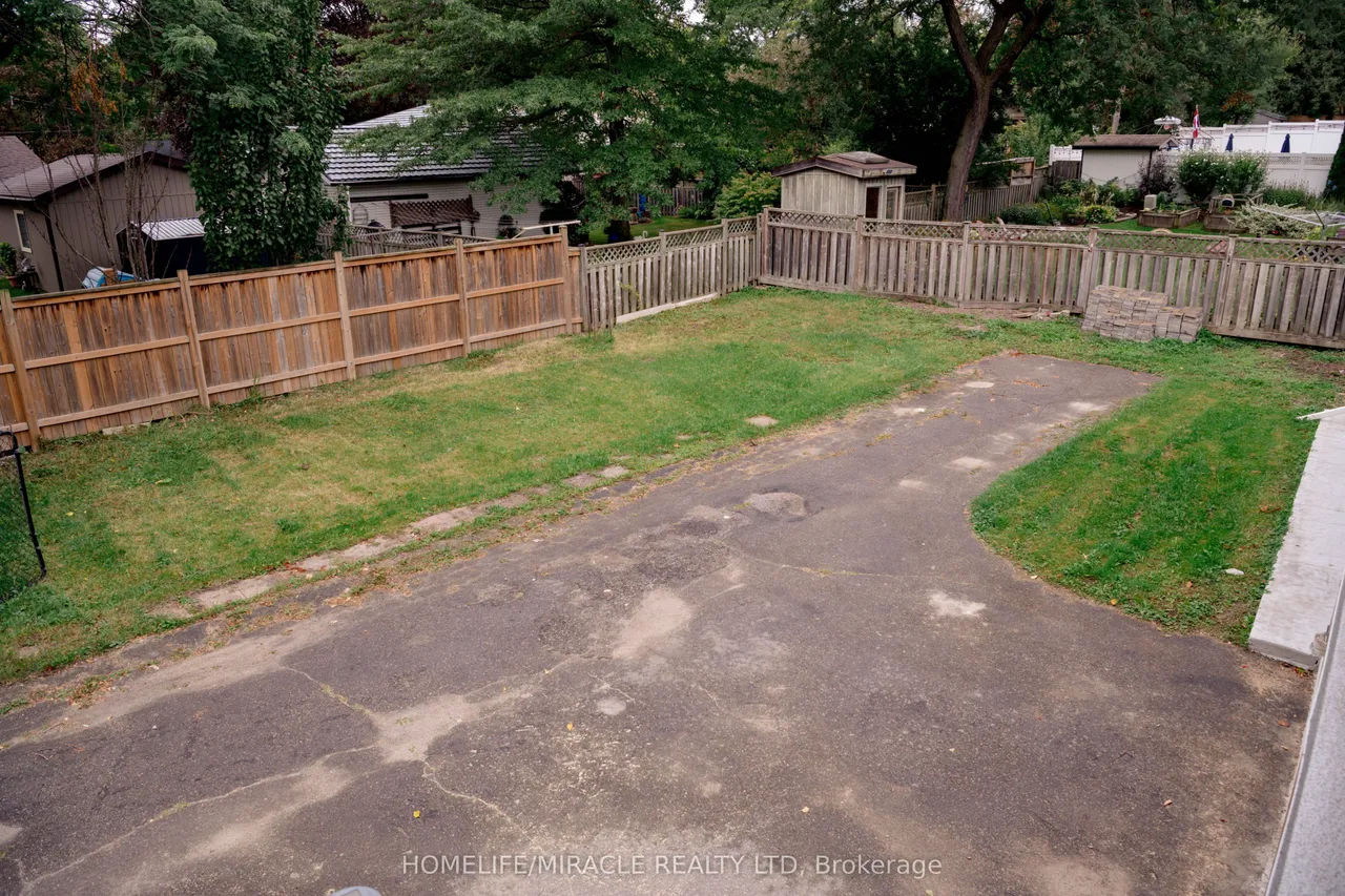 25 Thornridge Crescent — photo 47