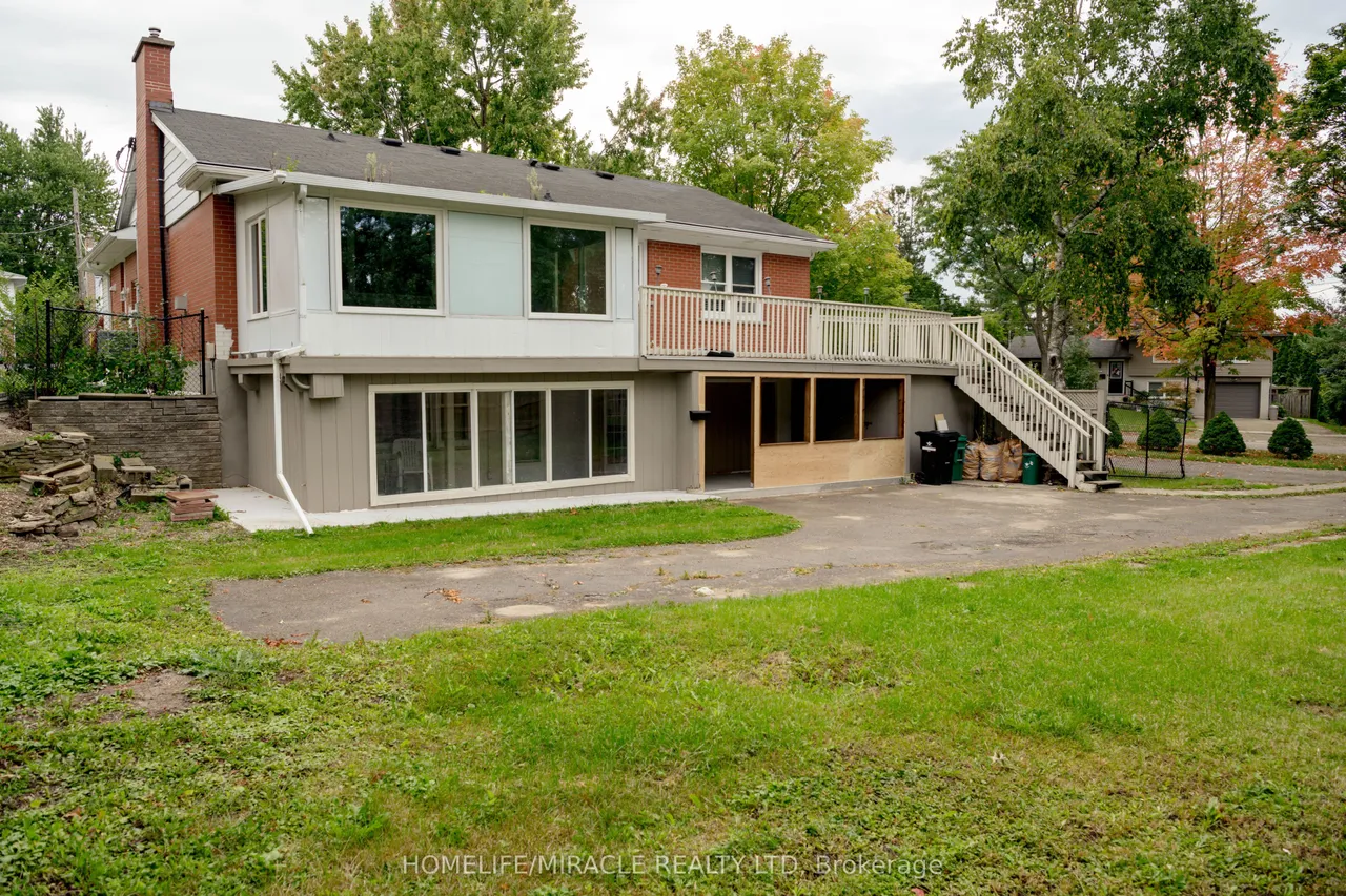 25 Thornridge Crescent — photo 48