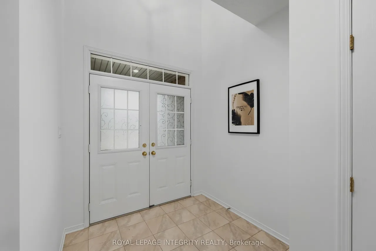176 WINDANCE Crescent — photo 3