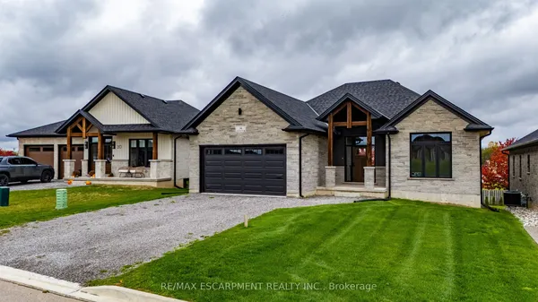 34 Andrew Avenue — photo 2