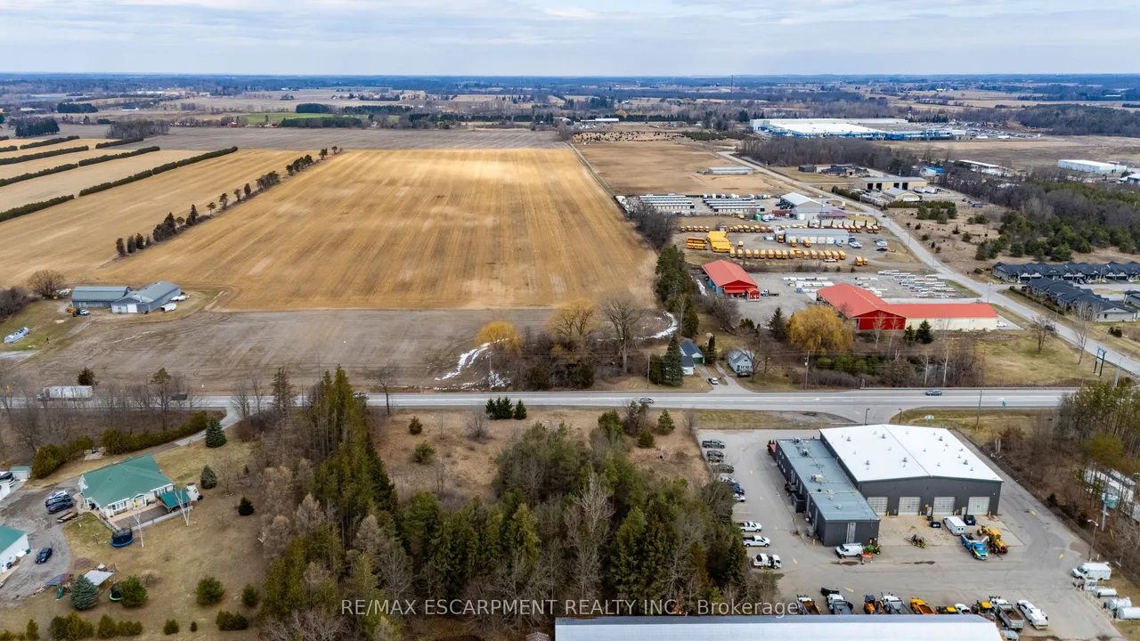580 Queensway — photo 4