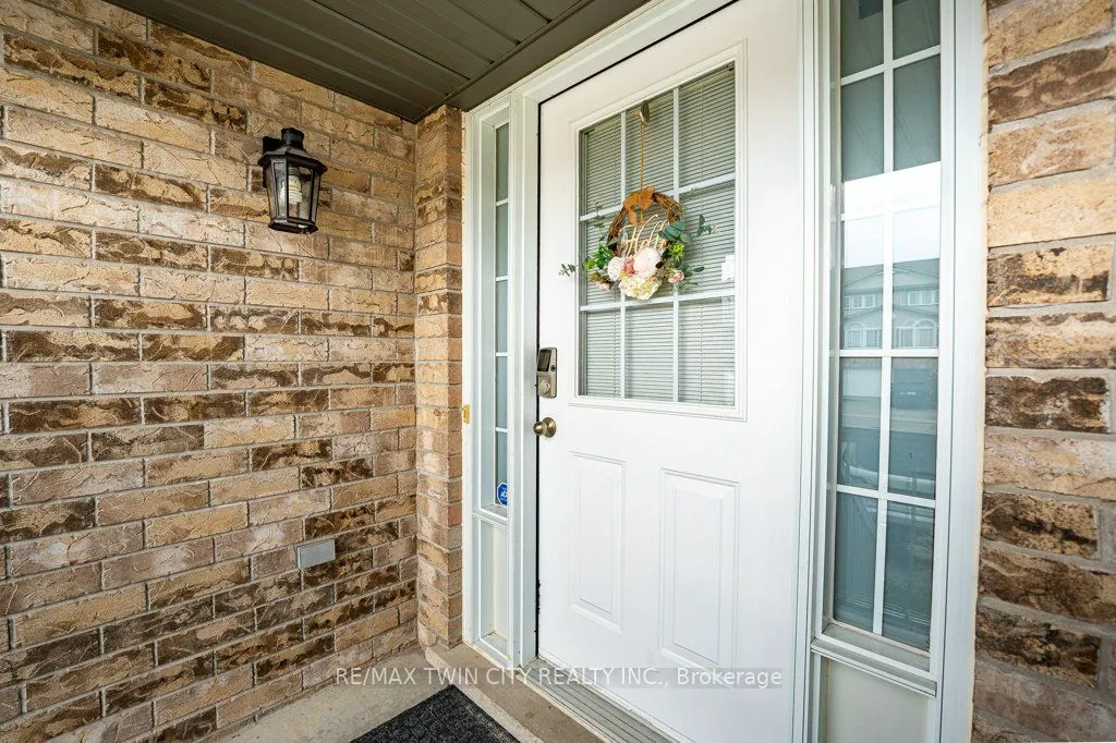 41 Madeleine Street — photo 2