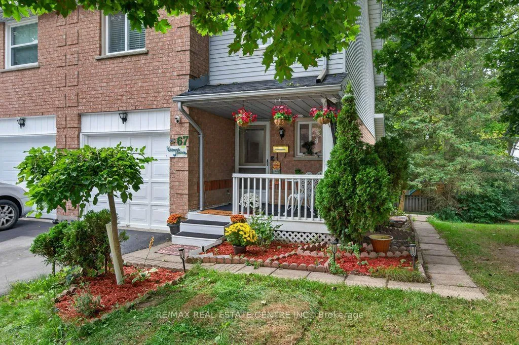 67 Grandridge Crescent — photo 3