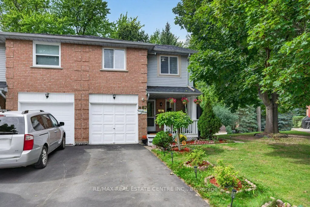 67 Grandridge Crescent — photo 2