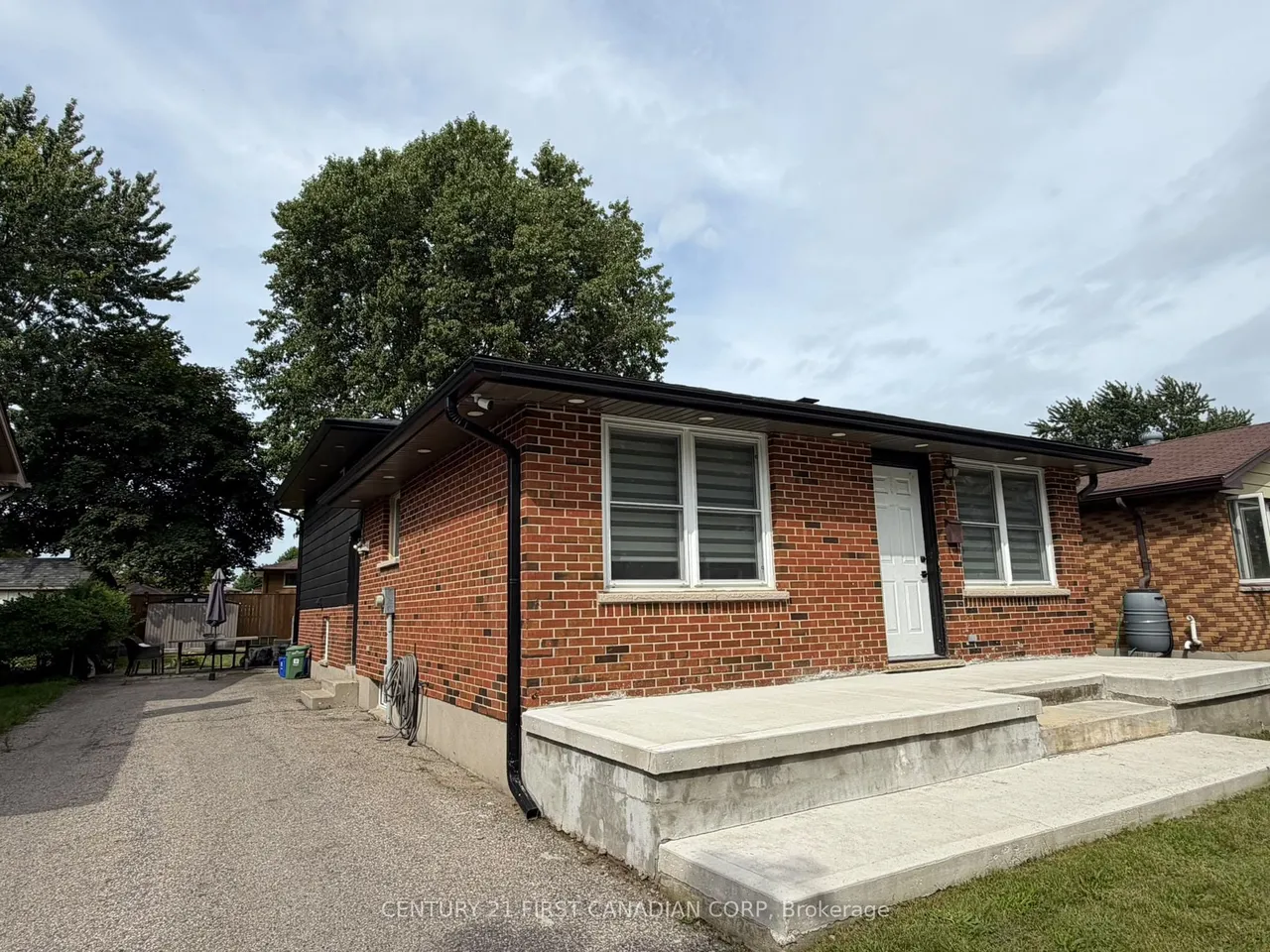 6 Nicholas Crescent — photo 42