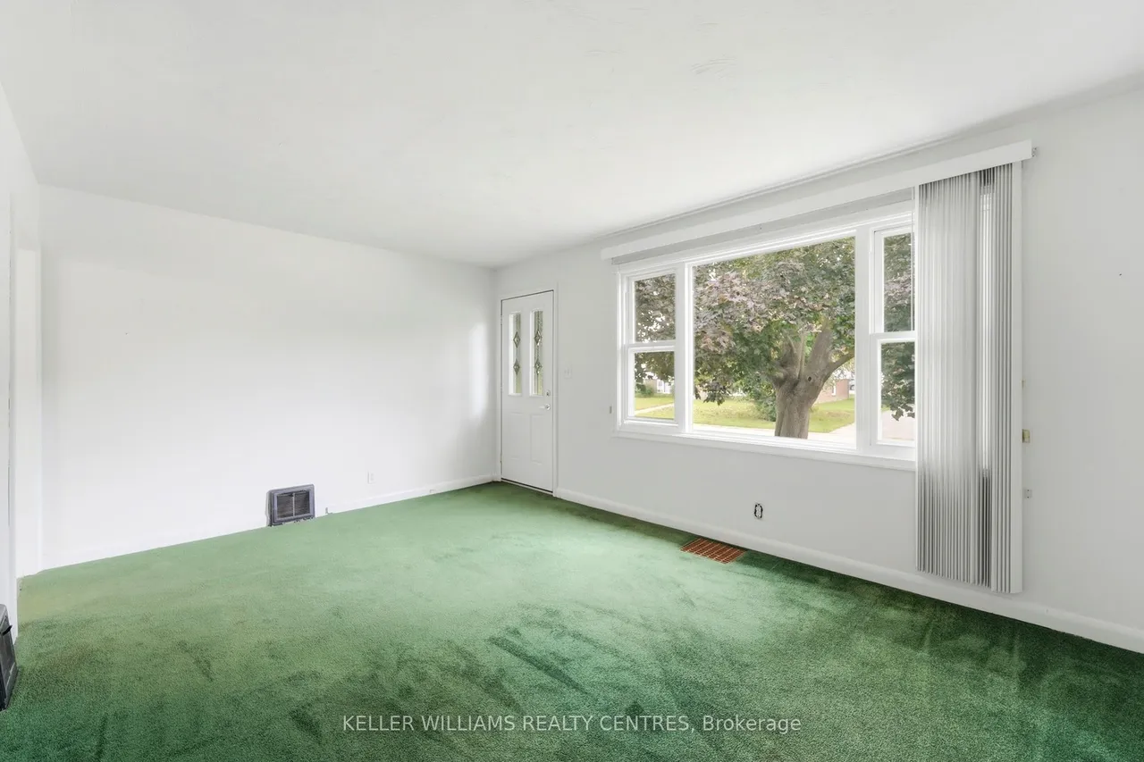 80 Lyndhurst Street — photo 3