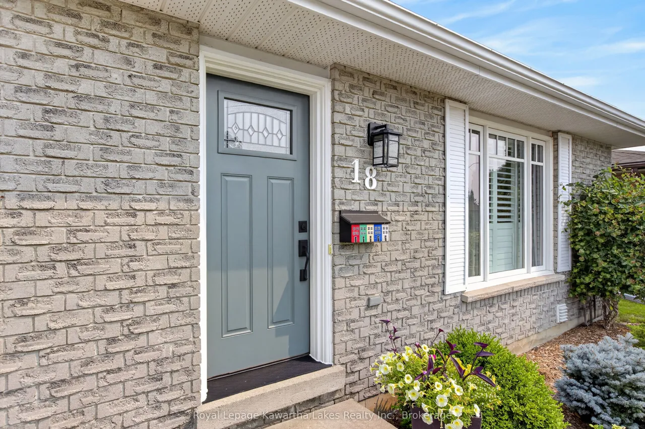 18 Madill Crescent — photo 3