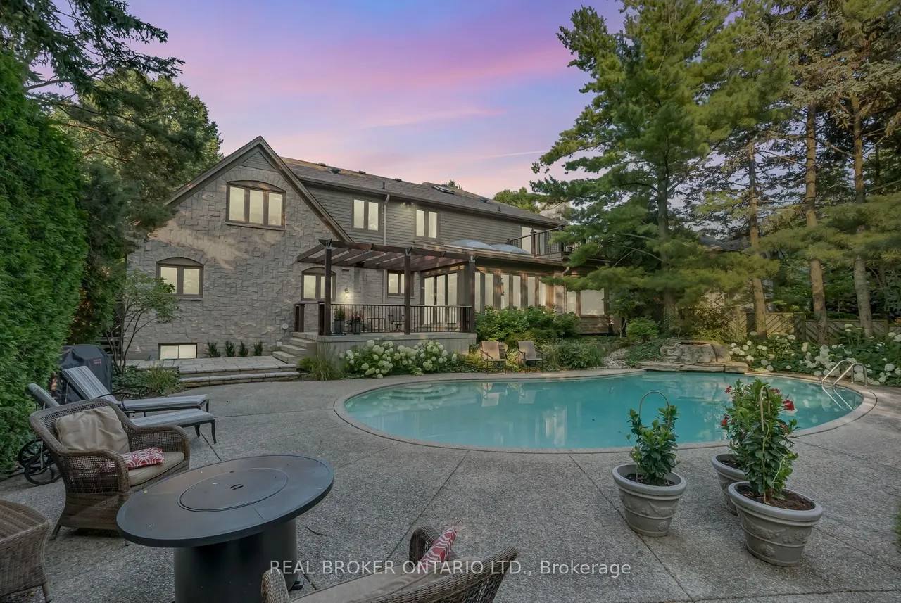 9 Flanders Drive — photo 2