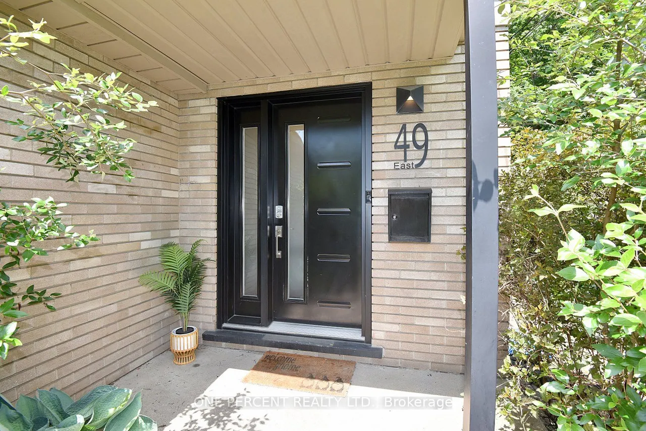 49 Park Street E — photo 2