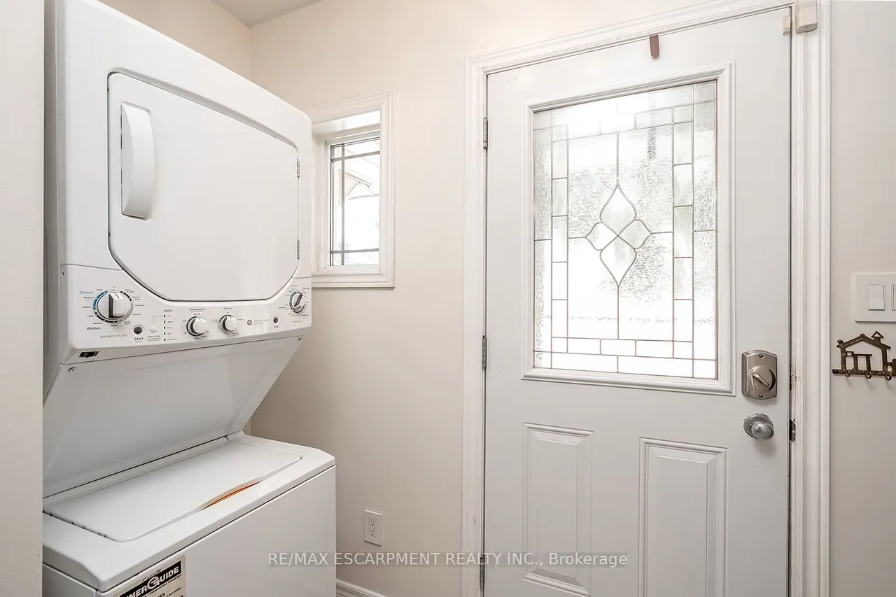 65 Kenilworth Avenue S — photo 3
