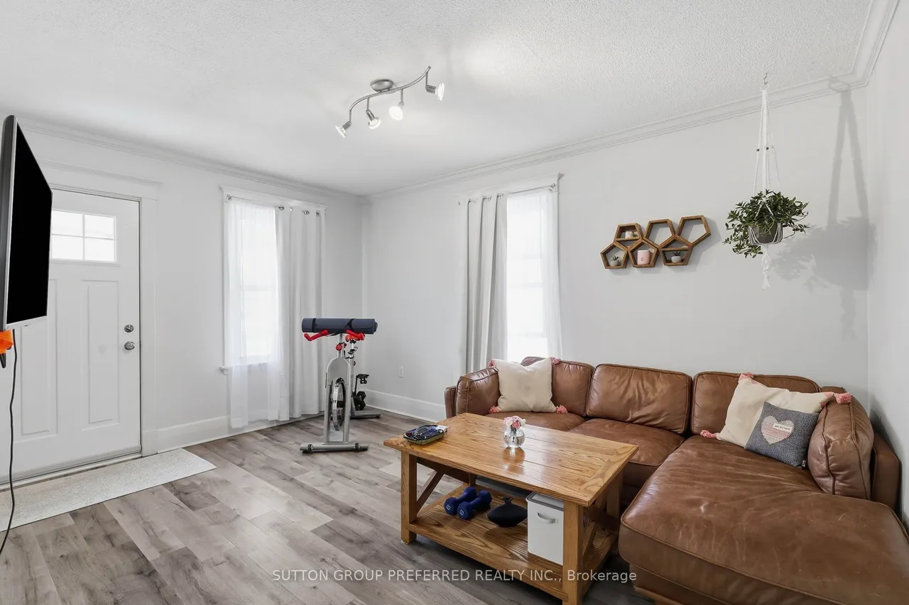 18 Hyla Street — photo 3