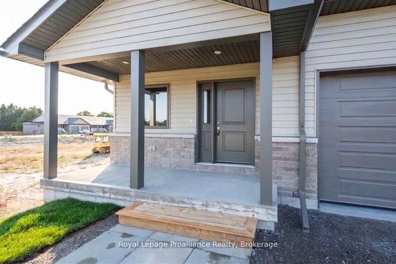 42 Mackenzie John Crescent — photo 2