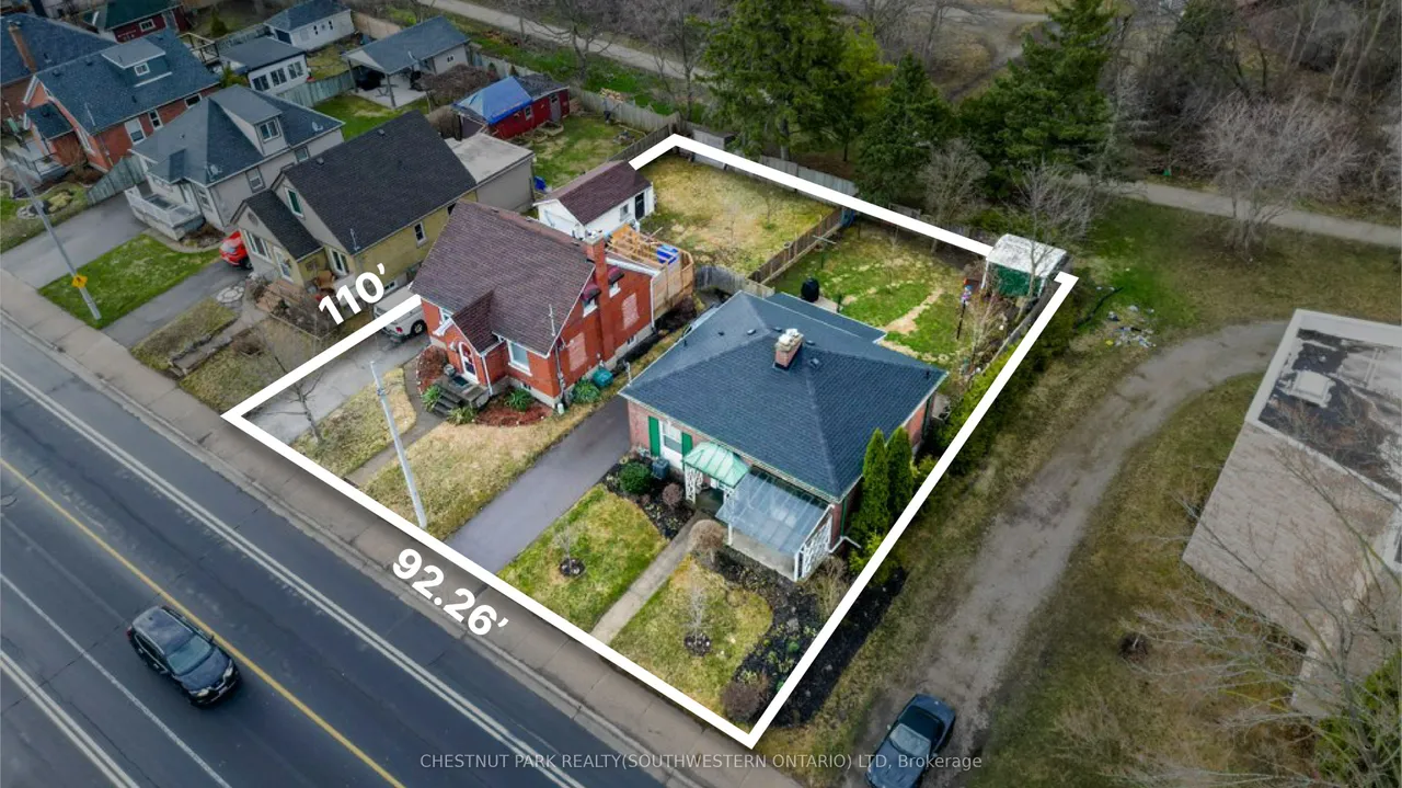 139 Stirling Avenue — photo 6