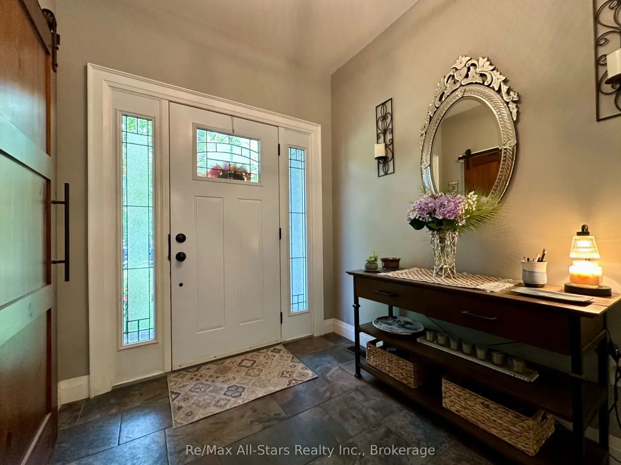 316 1/2 Riverside Drive — photo 2