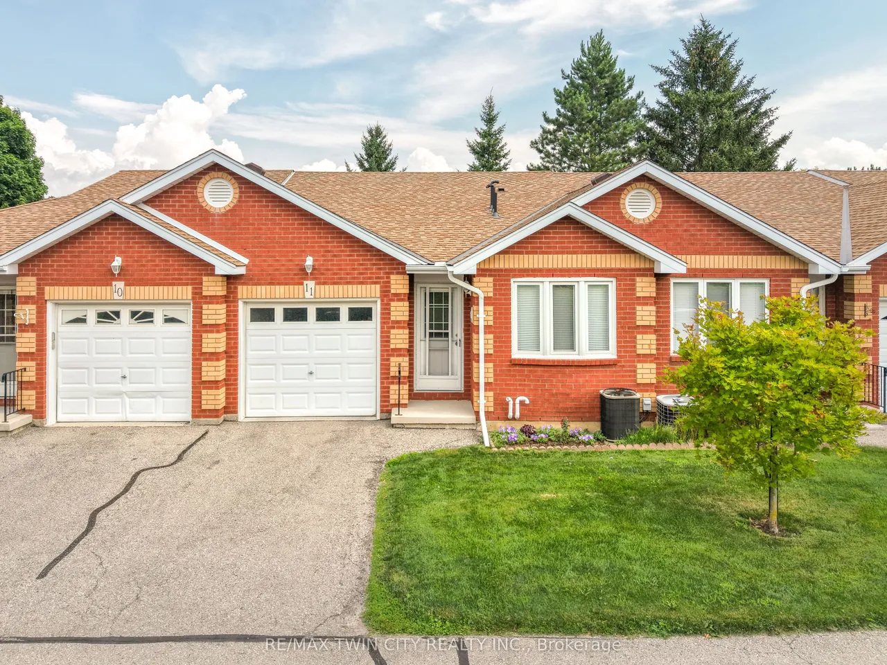 1 Buchanan Crescent — photo 32