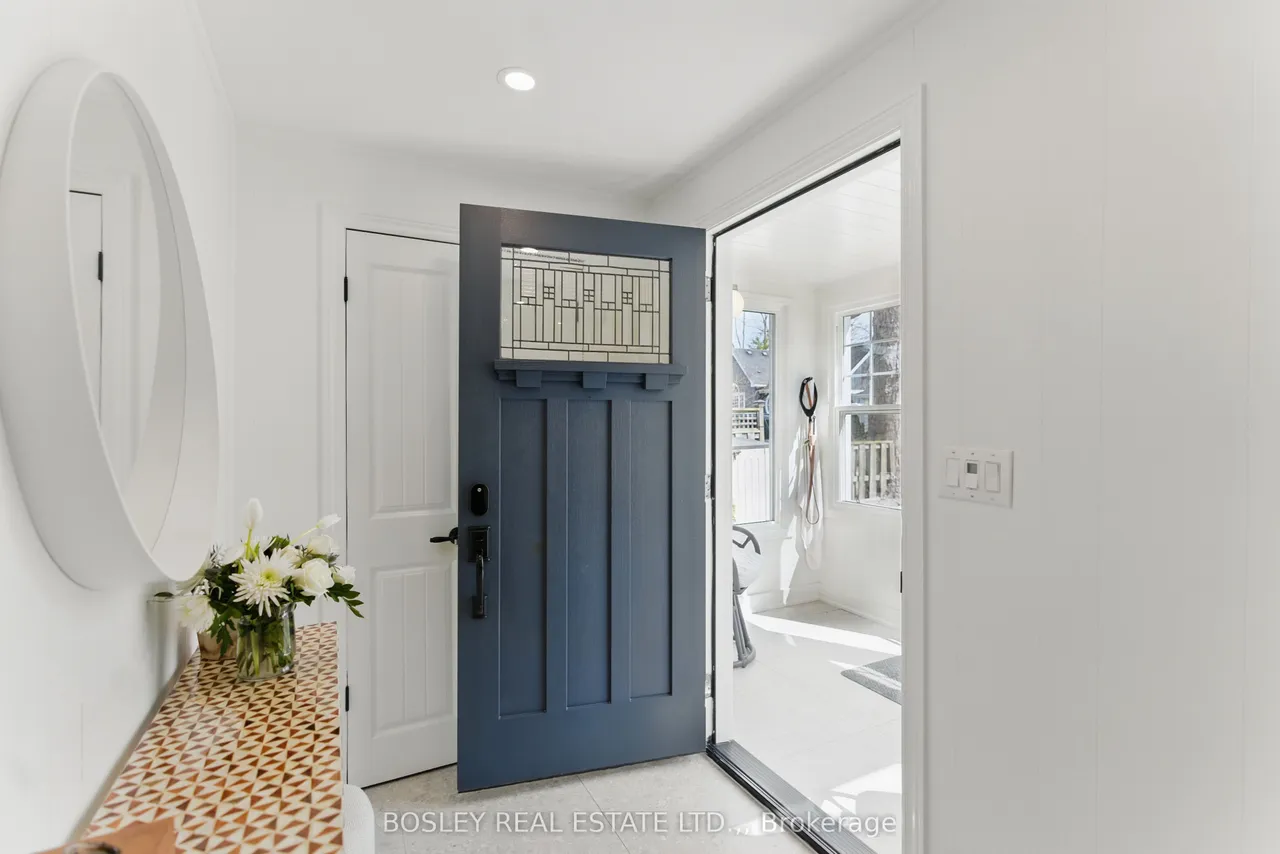5 Luther Avenue — photo 2