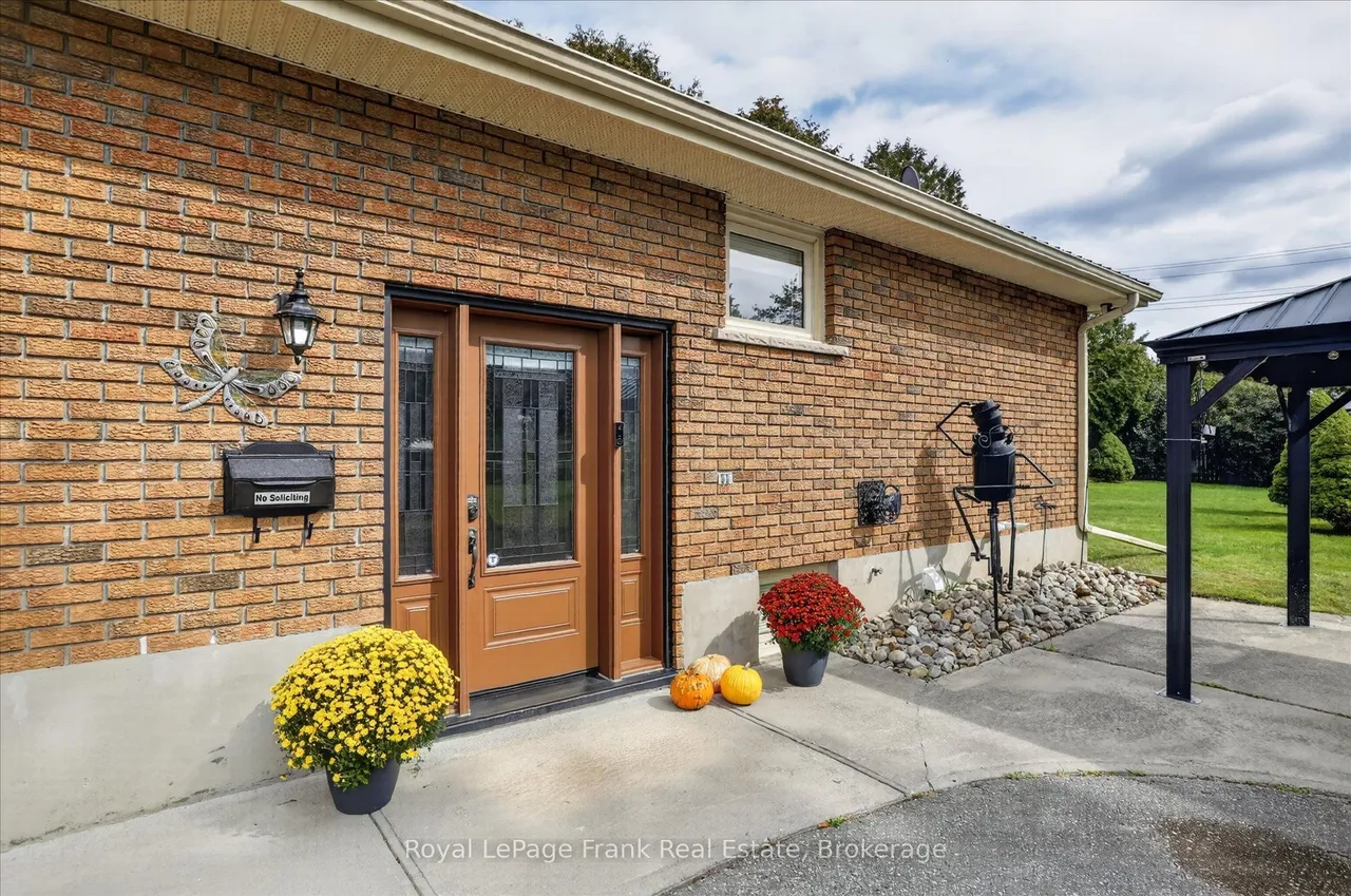 948 St Pauls Street — photo 3