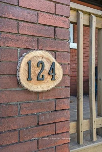 124 Balsam Avenue N — photo 3