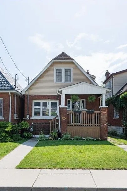 124 Balsam Avenue N — photo 2