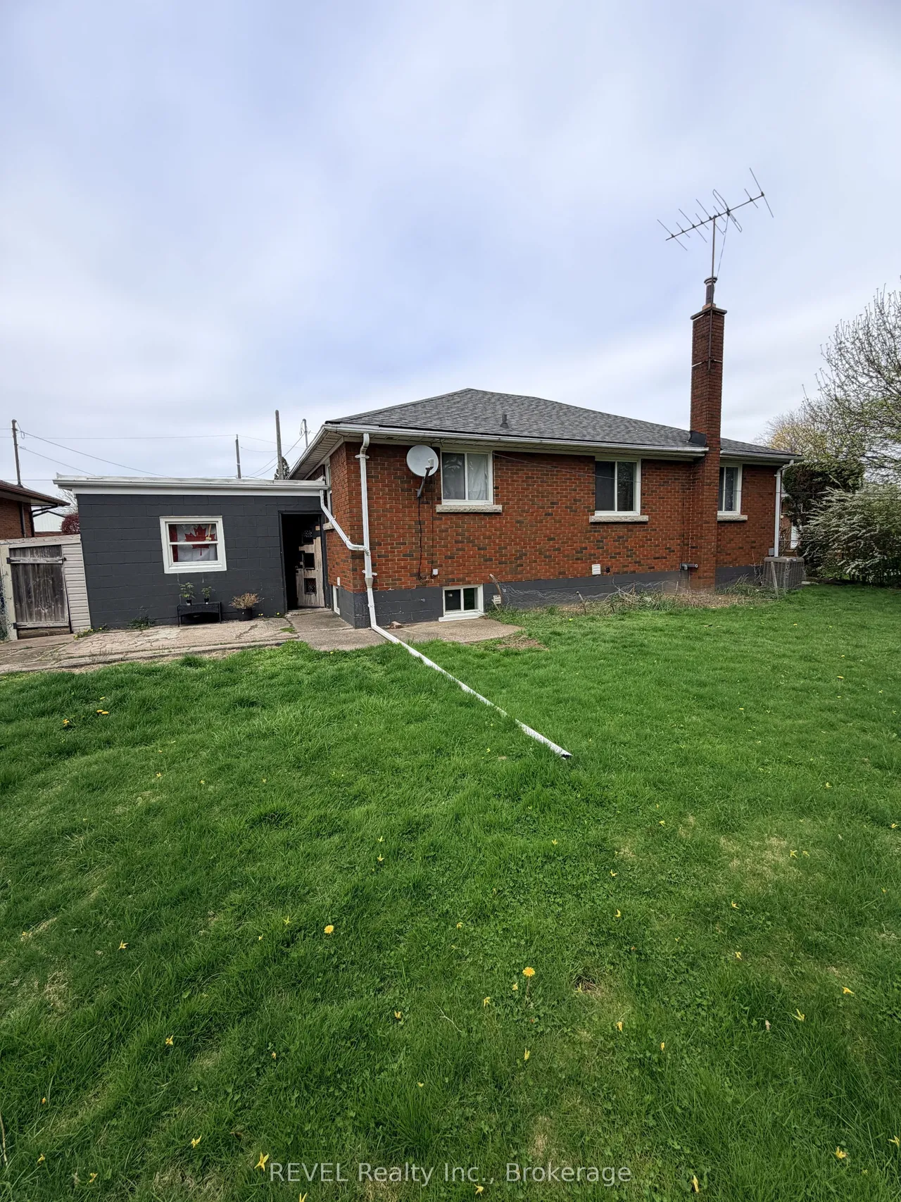 5974 Scott Street E — photo 9