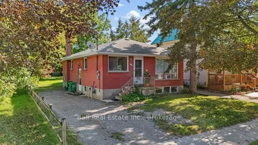 547 Albert Street — photo 3