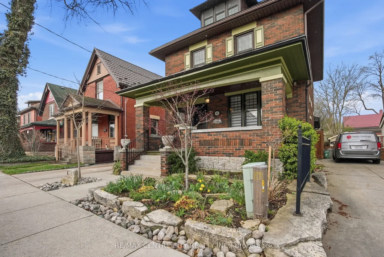 441 Woodman Avenue — photo 2