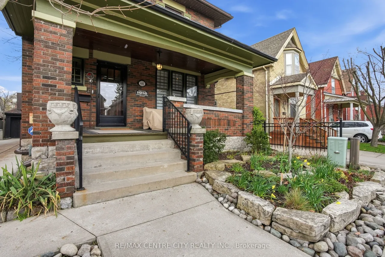 441 Woodman Avenue — photo 3