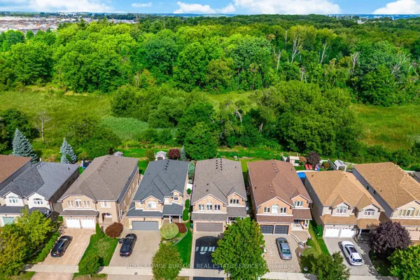 84 Meadowbank Drive
