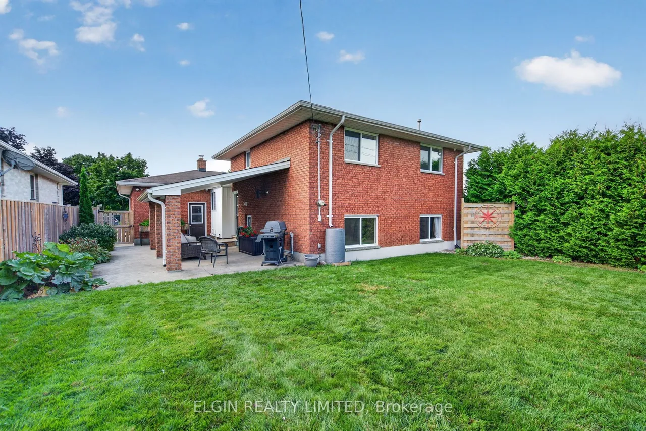 35 Leger Avenue — photo 44