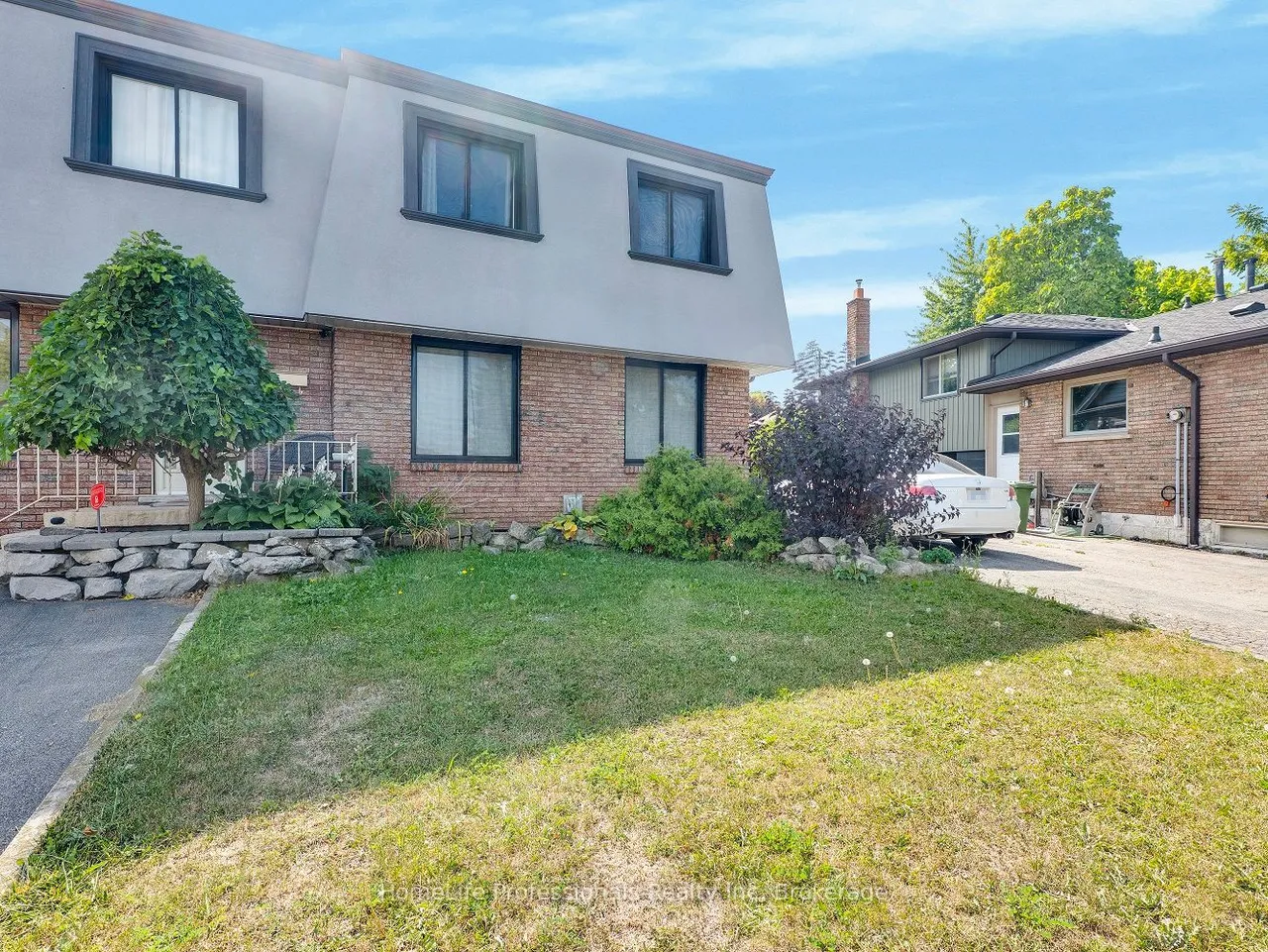 40 Yeoville Court — photo 2