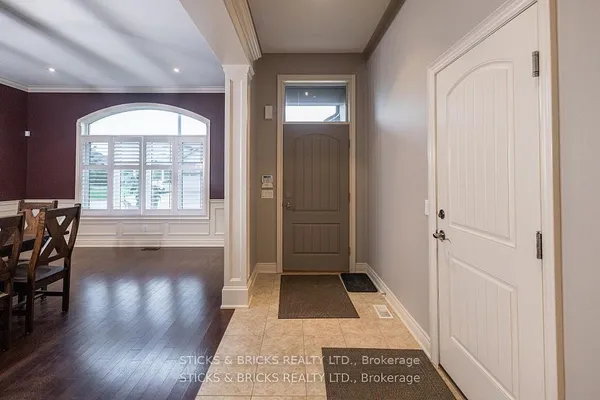 6415 Christopher Crescent — photo 2