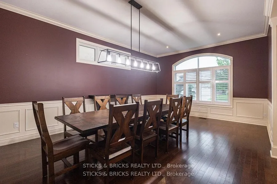 6415 Christopher Crescent — photo 3