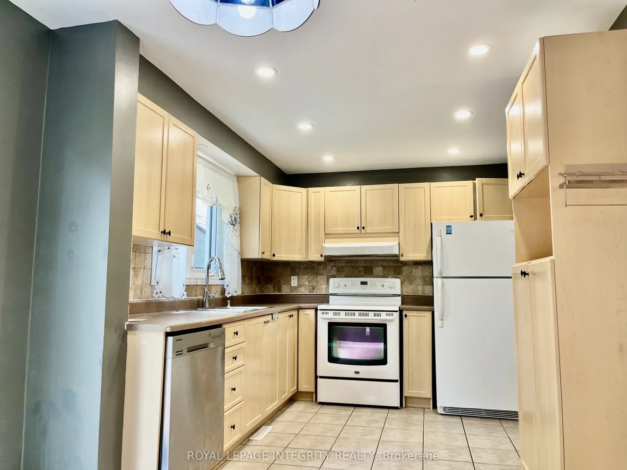 1843 Prestwick Drive — photo 3