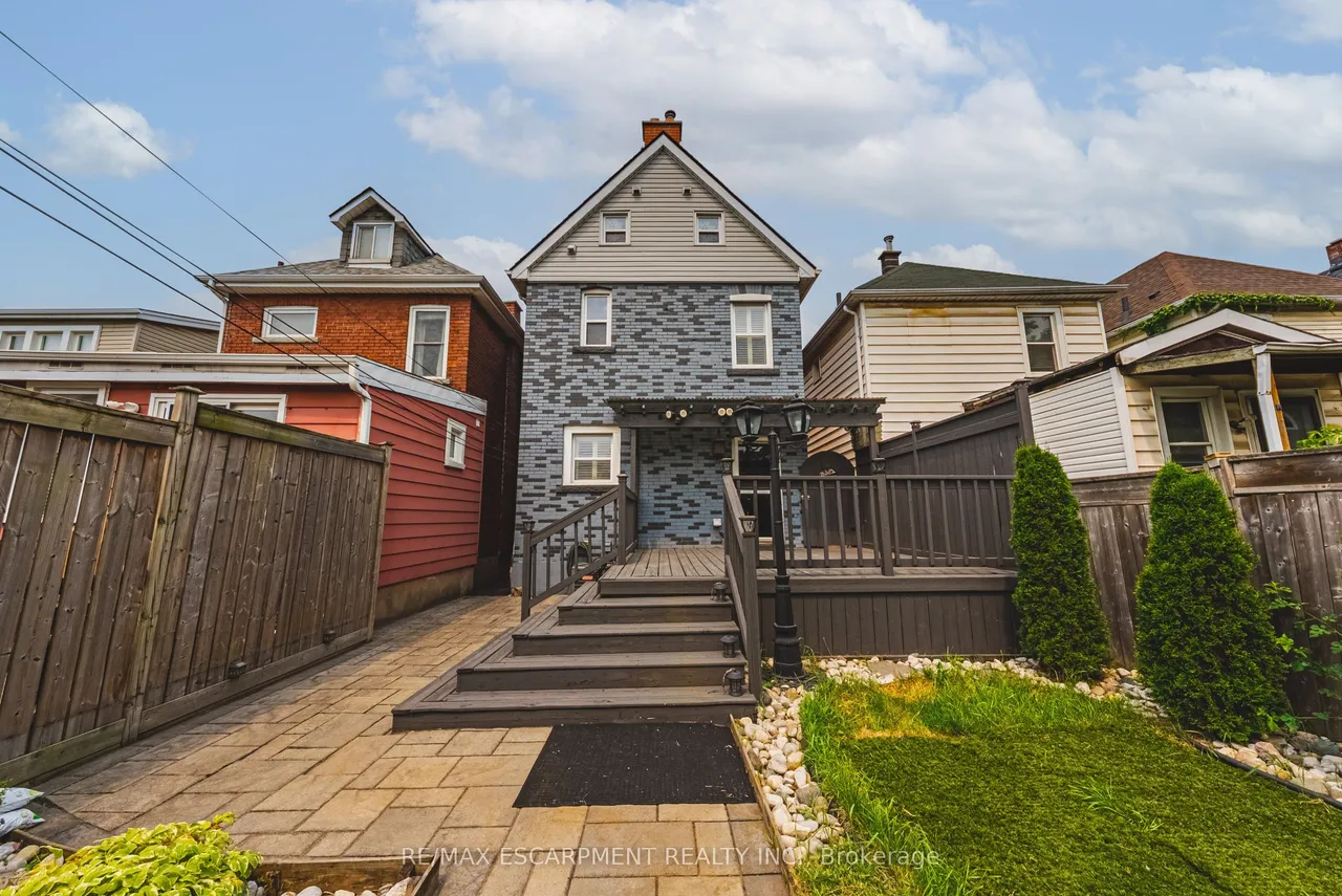 218 Grosvenor Avenue N — photo 31