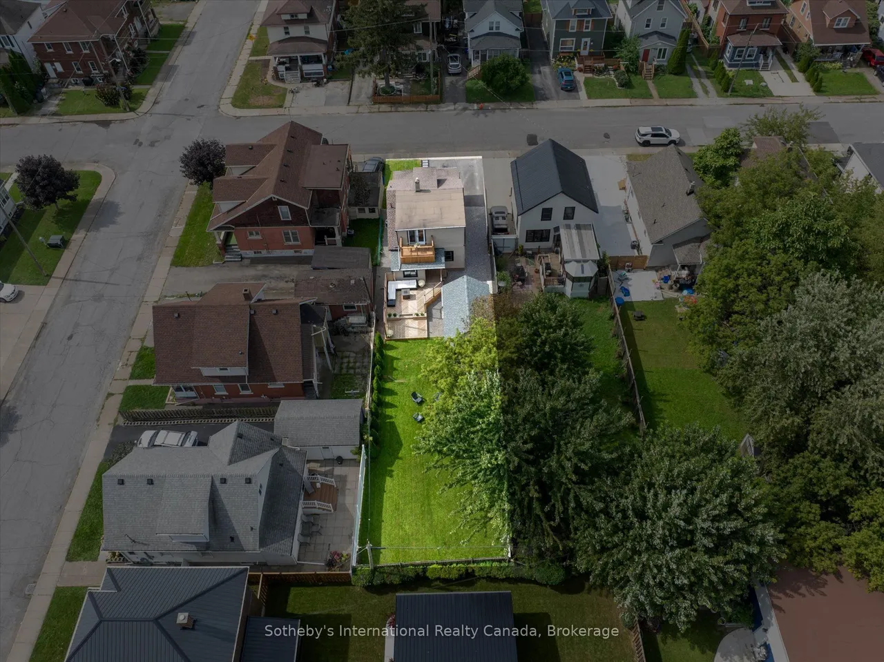 4686 Third Avenue — photo 3
