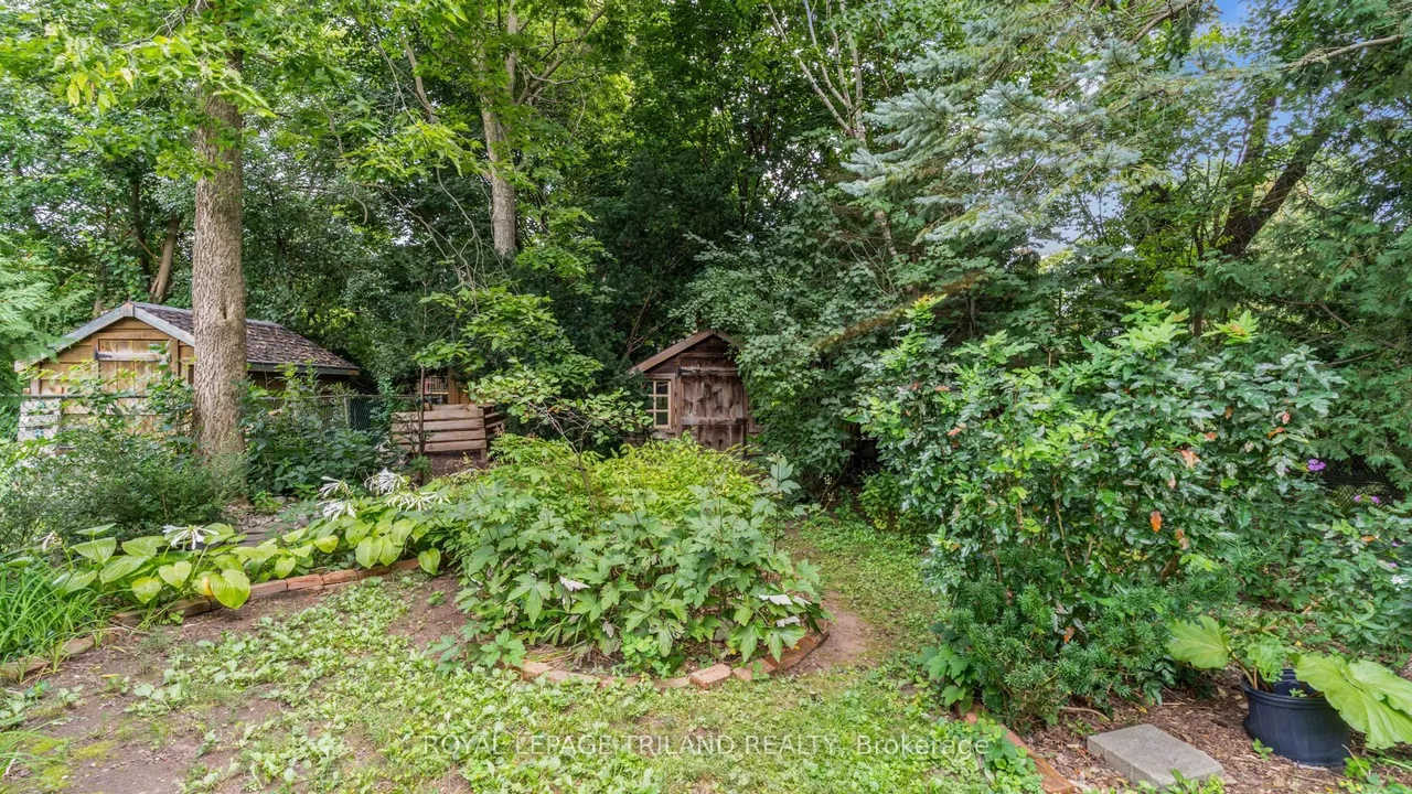 964 MAITLAND Street — photo 36