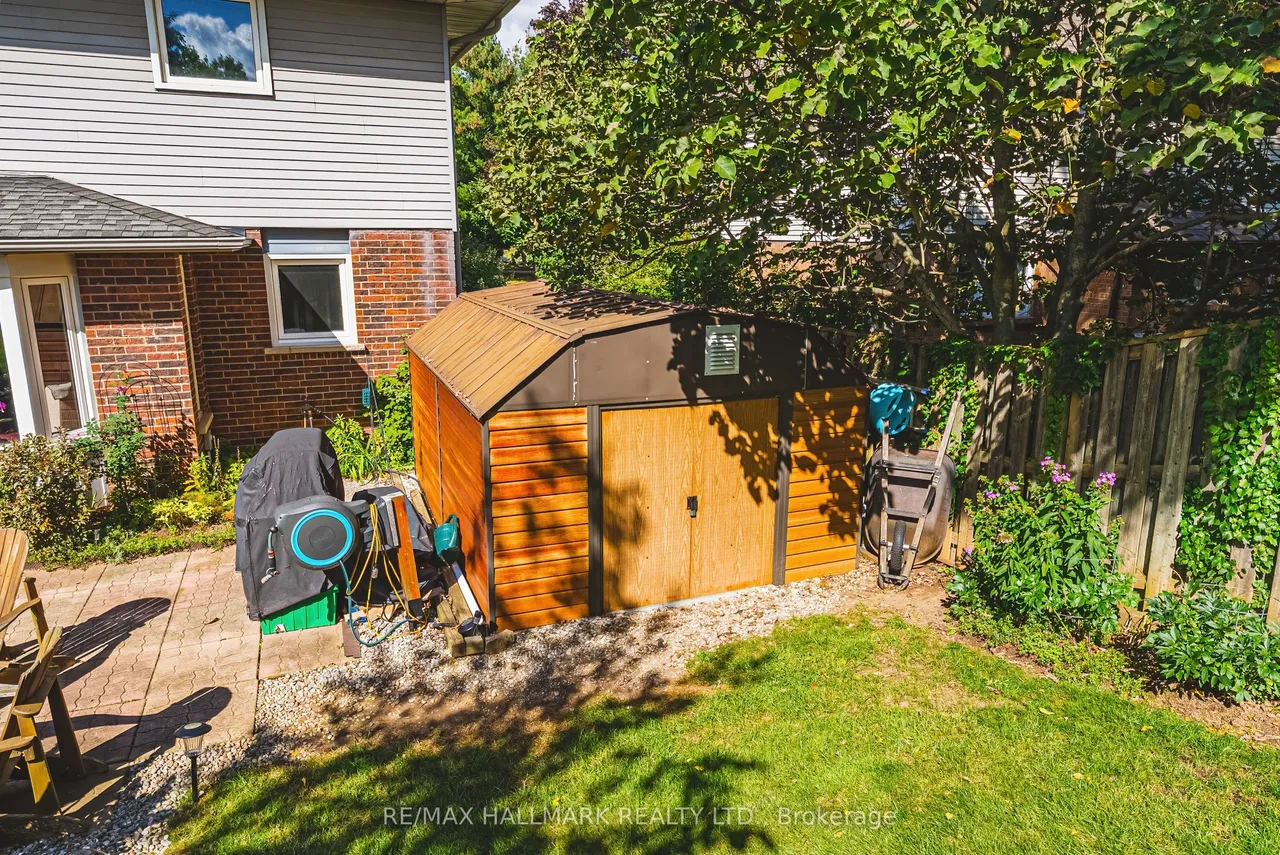 427 Melanie Crescent — photo 35